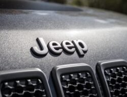 “Pemilik Mobil Hybrid Ini Diminta Parkir di Luar, Apa Masalahnya?!”