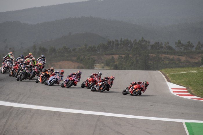 1. **Sprint Race MotoGP Portugal 2025: Performa Mesin dan Teknologi yang Ditunggu**