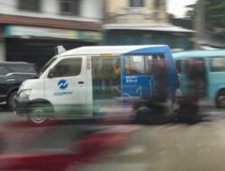“Sopir JakLingko Mau Dibenahi: Serasa Mobil Sendiri, Bawa Keluarga-Ngebut”