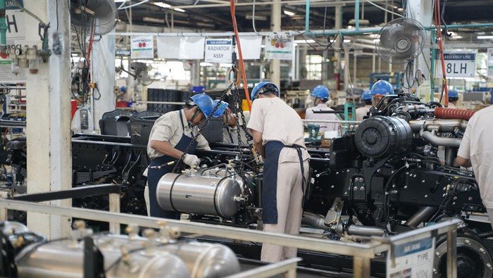 Pabrik Fuso di Indonesia Bisa Produksi Truk Listrik, tapi Bahan bakar fosil Masih Dominan!