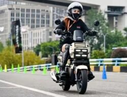 **Performa Irit BBM Skutik Honda Square X125, Jakarta-Bogor Hanya Seliter!**