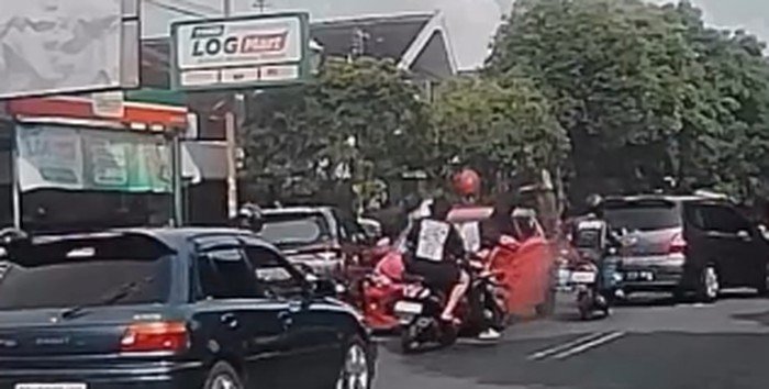 Geger Ayla Maut 'Babat' Pemotor di Jogja: Sopir, Keterampilan Nyetir Belum Matang?