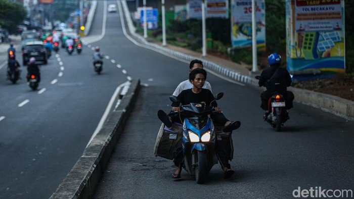 **Ketemu Pengendara Lawan Arah di Jalan Raya: Tips Keselamatan Berkendara yang Efektif**