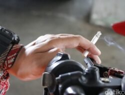 **Korban Pengendara Merokok Hingga Nyaris Dilindas Truk Gugat UU LLAJ ke MK**