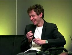 10 Tahun Setelahnya, Kisah Rivalitas Valentino Rossi dan Sete Gibernau Terungkap!