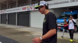 Rossi di Mandalika: Baju Yamaha, Mobil Honda, Tim Ducati – Warganet Berdebat!