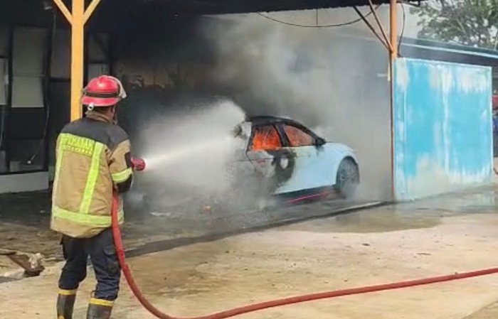 KNKT Ungkap: Risiko Terselubung di Mobil Listrik Modern!