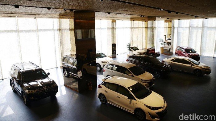 Dulu Orang Beli Mobil Buat 'Pride', Sekarang Langsung Kepikiran Cicilannya: Analisis Pasar Otomotif 2025